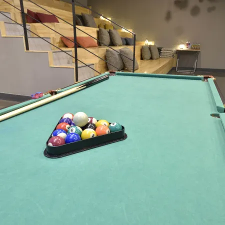 With U Hotel & Guesthouse Отели рядом с достопримечательностью «Daepohang Port»