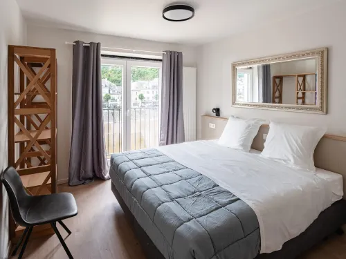 Villa Steps from Castle