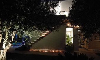 Art House Quartu - Margine Rosso