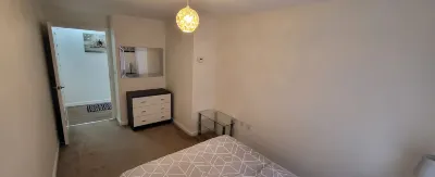 Inviting 6-Bed House in Nuneaton Hôtels à : Nuneaton