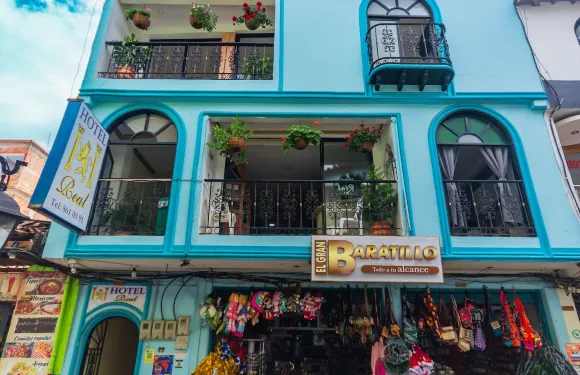 真實瓜塔佩酒店