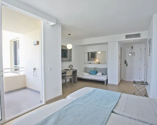 Aparthotel Playa Dorada Hotels in Sa Coma