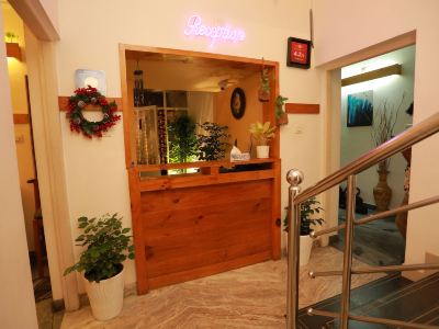The Waves by the Beach Inn