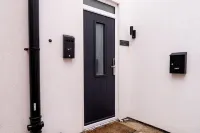 Magnificent Beach House Seaview Upside-down