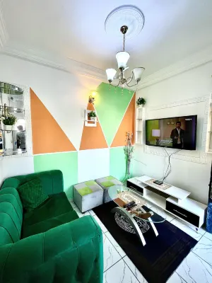 1 Bed Studio Sleeps 2 - Canal View Wifi Parking - 2-Star