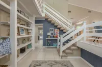 Great 6Br for All Ages/Heated Pool 5 Min to Beach by RedAwning