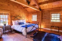 Le Chalet: Modern Design, Mountain views, Chef's Kitchen, Sauna & Hot Tub
