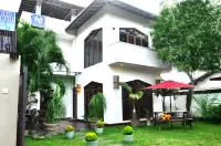 New York Guest House Hotels in Ethukala