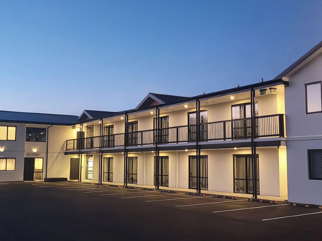 Alps Motel Apartments 2
