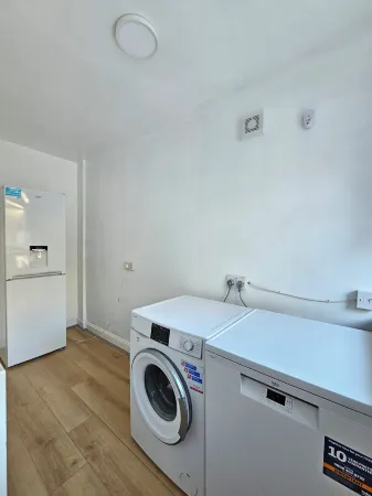 Spacious Haven with Free Parking Отели рядом с достопримечательностью «Burnside Blairbeth Church»