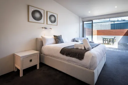 Studio Apartment Sandy Bay Отели рядом с достопримечательностью «Long Beach»