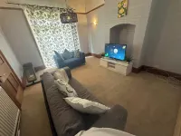 Spacious House- Parking Garden & Central Location