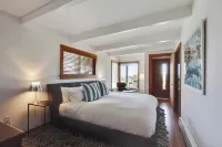 Modern Love by AvantStay Serene Home in Arch Cape w Large Yard in Great Location