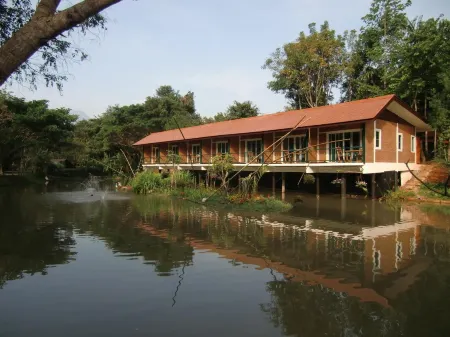 Marisa Resort & Spa Chiang Dao Отели рядом с достопримечательностью «Wat Chiang Yuen»
