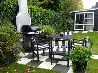 The Lake Motel Hotels in 