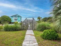 Loony Dunes Hotel a Topsail Beach