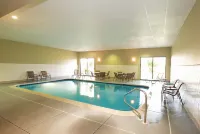 Hampton Inn Terre Haute - Pools