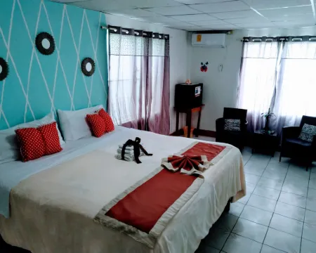 The Red Hut Inn Hotels in Belize City