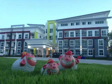 Praiyanan Place Hotel Отели в г. Mueang Maha Sarakham