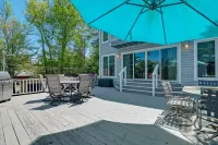 Griffin Lakefront on Lake Wallenpaupack with Private Dock, AC - Sleeps 10