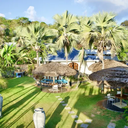 La Petite Maison and Sea Splash
