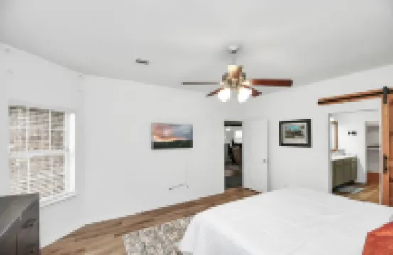 10min from Fort Bend Epicenter 13min from Memorial Herman Stylish 4 Bedroom Home