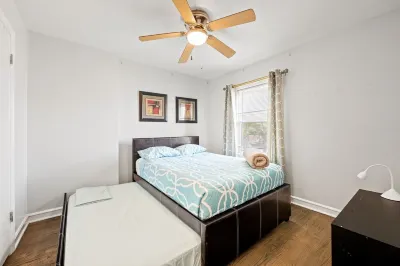 Enjoy Chicago/suburbs 2BR townhouse fully equipped Hotels near Spirit Airlines