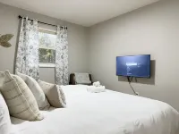 Cozy Corner / 2BR/1BA EVV Apartment