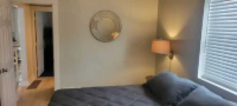 2-bedroom newly remodeled house in Iron River with WiFi & a big yard. 艾昂縣住宿飯店