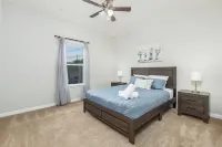 Home Near Riverwalk, Frost Bank Center, w/ King Bed Hotels near Walmart Supercenter