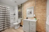 Cozy 1-bedroom loft apartment with AC and WiFi in charming Wabash Hotels in Wabash