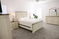 Modern! PS4! Gameroom! Family Fun!