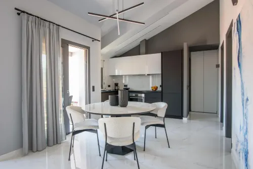 Deluxe 2br套房，可欣賞到阿爾戈斯托利翁灣的海景