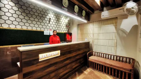 Hotel 21 Chandigarh Отели в г. Манимажра