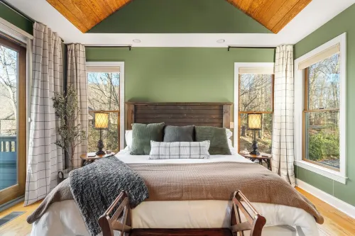 Stunning Views, Hot Tub, Impeccable Design