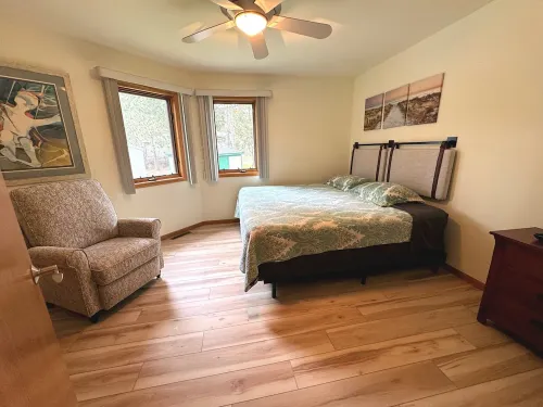 New Waterfront Listing- Castle Rock Lake, Hot Tub, Sand Beach, Central Wisconsin