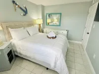 Summer Winds, First Floor Poolside, Oceanfront 3br. 2.5ba. Sleeps 9 Linens incl. Hotels in Indian Beach