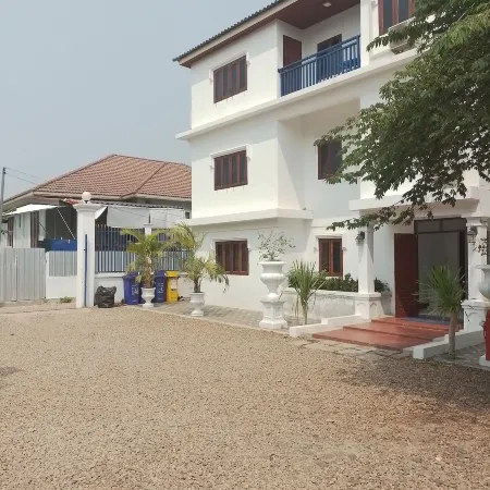 Ban Saylomleng Residence