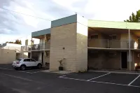 Bendigo Motor Inn Hotels near Kangaroo Flat Native Botanic Gardens