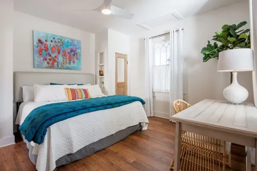 Historic Cottage in Olde Town BSL - One Block from Beach & Dining