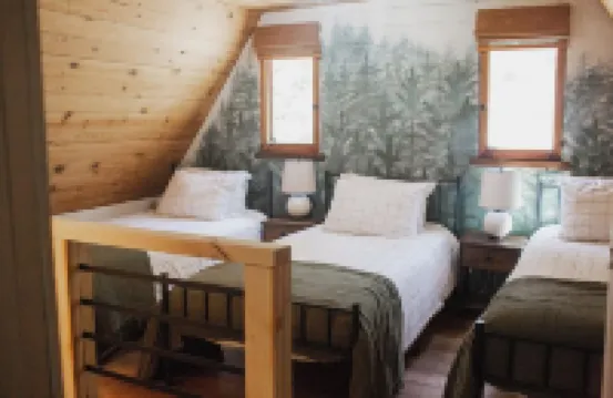Redwood Grove Cabin inside Kings Canyon and Sequoia National Park