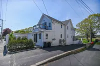 Latitude Adjustment Walk to Beach & Dining!