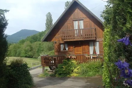 Charmant Chalet Individuel au Pied des Montagnes en Centre Alsace