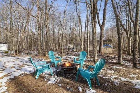 Huge Getaway Home with Gameroom, Arcades, Firepit