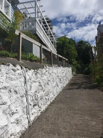 The city of Bach Napier