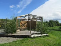 Gypsy caravan in the middle of the countryside in Mont-Saint-Michel bay for 2 to 4 people. Hotels near Jardin des Plantes