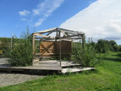Cabin fully equipped, comfortable, quiet, in the Bay of Mont Saint-Michel Hotel dekat Jardin des Plantes