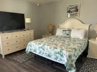 Freshly Updated Beachfront Home – Reserve Spring/Summer