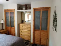 Spectacular Lakefront Cabin w/boat mooring on Higgins Lake Sleeps up to 8 people