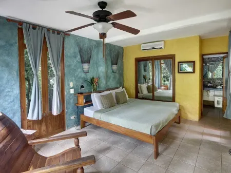 Spacious Villa, 3 Pools, Rooftop Sundeck, Ocean Views, Chef Included